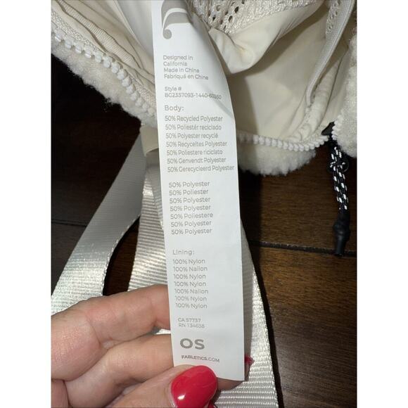 Fabletics Body Crossover Bag Unisex Textured Fleece - Picture 5 of 8